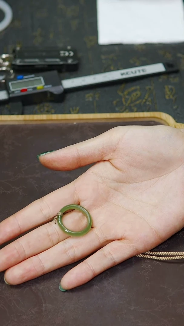 未镶嵌戒圈和田玉碧玉戒圈