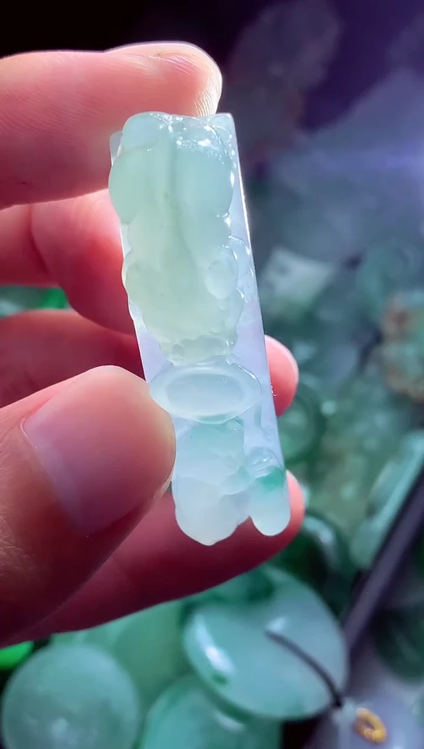 未镶嵌定制翡翠胡**?翡翠毛货定制