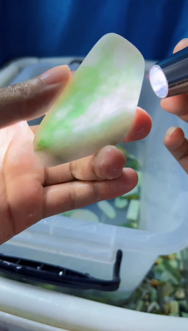 定制翡翠未镶嵌翡翠
