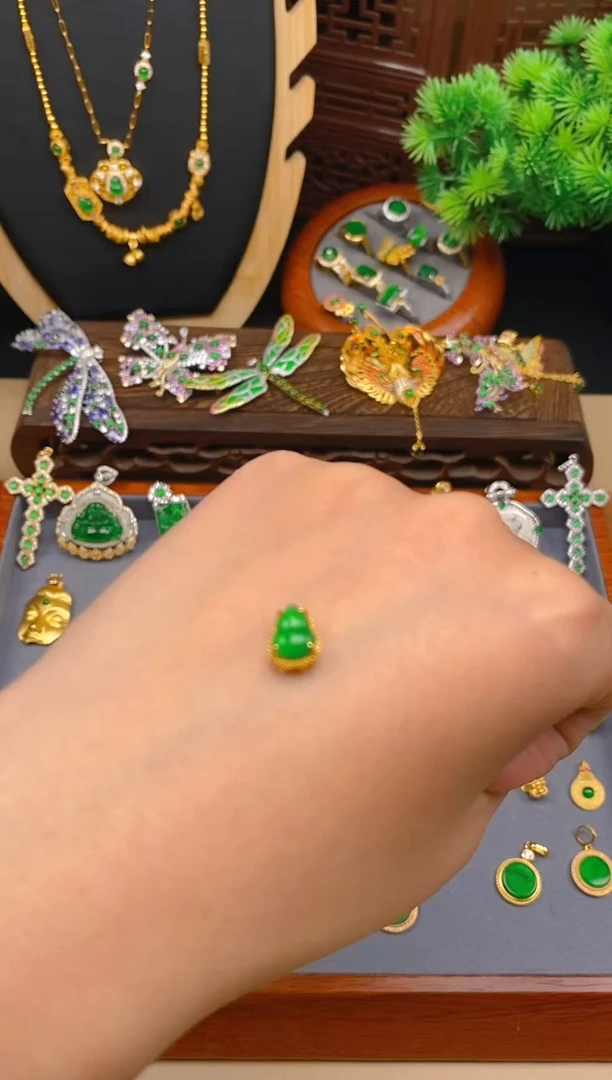 【闪购商品】翡翠吊坠(不含链)银S925镶嵌葫芦潘多拉