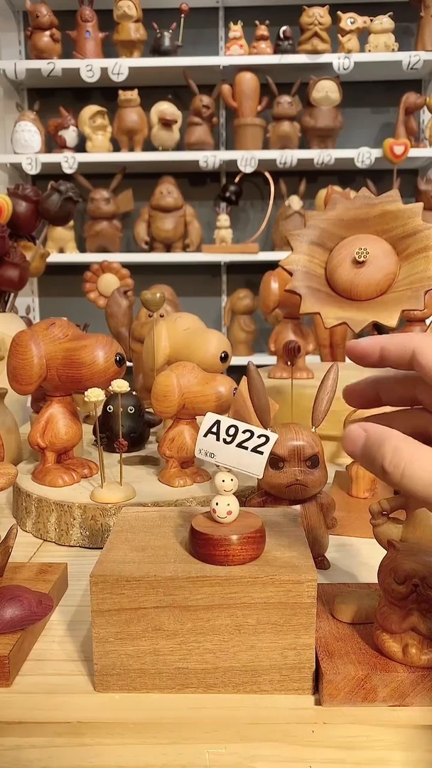 【闪购商品】木木雕摆件可爱卡通