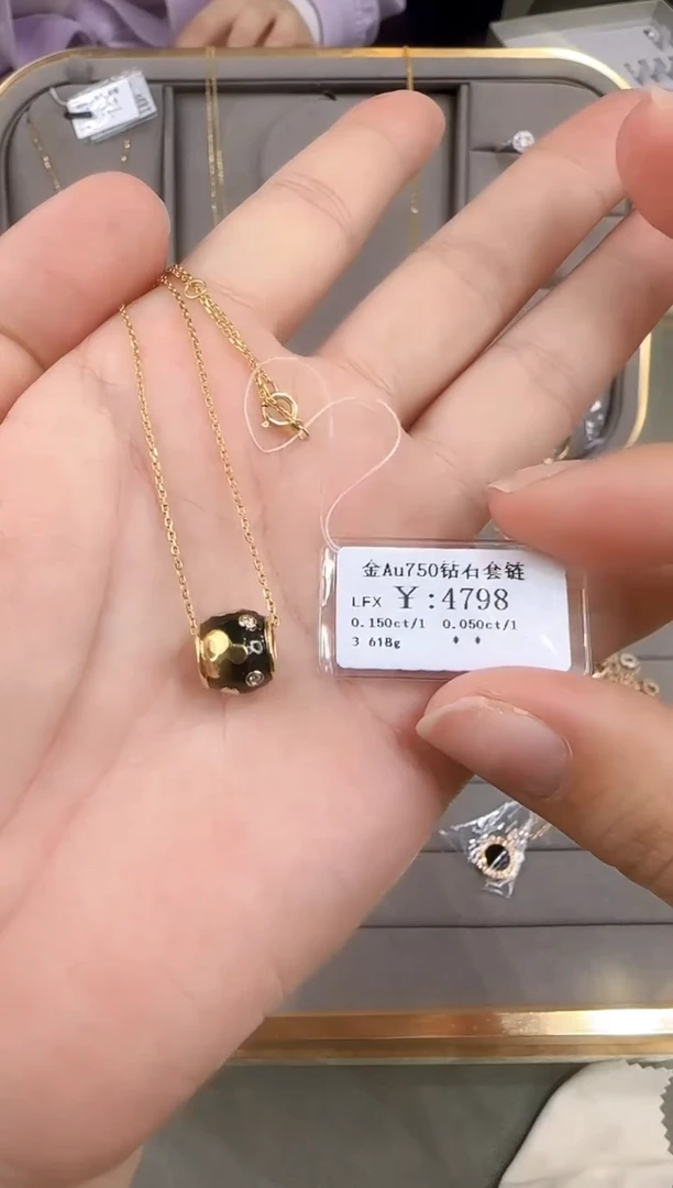 颈饰18K金镶嵌钻石3985