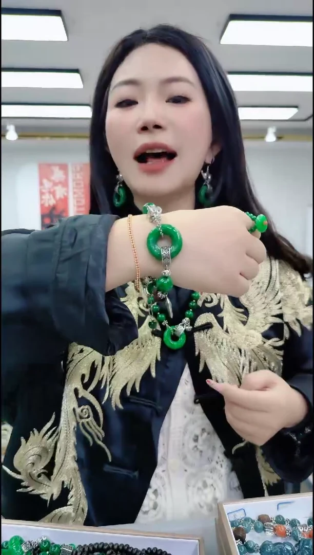 【闪购商品】树脂制品0956绿色手串