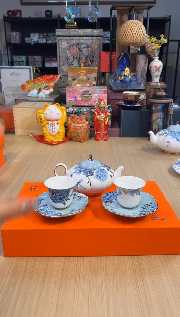 176铂金青花6头茶具套