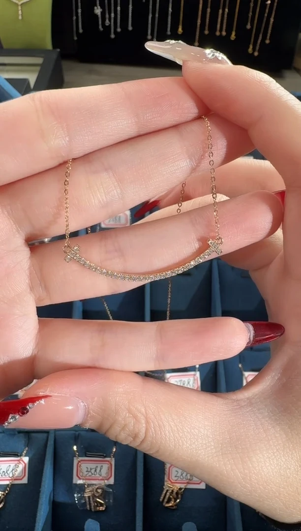 颈饰18K金镶嵌钻石2.9g