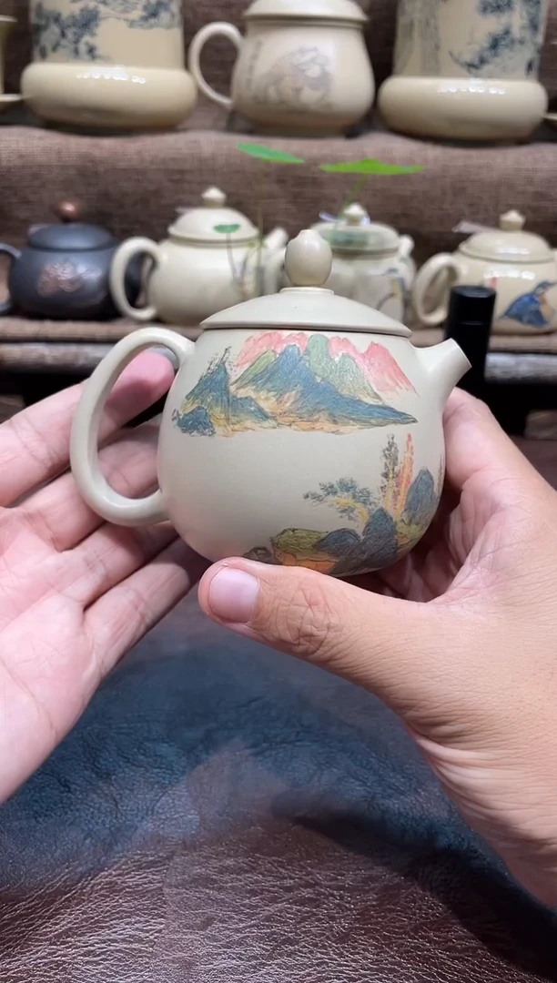 泥塑王宇白泥彩绘山水龙蛋壶190cc