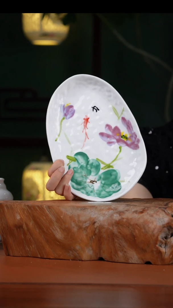 瓷片景德镇釉中彩餐具草莓盘直径23.5×16.5高3