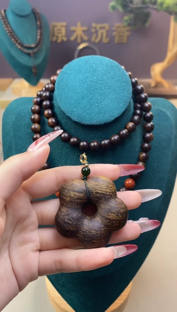 【闪购商品】沉香手串J玉化富森红土08三圈+花花活扣沉香木雕