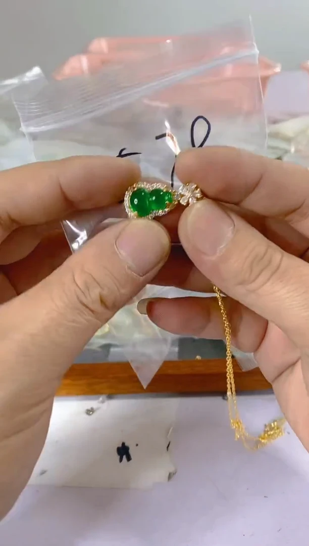 【闪购商品】水晶颈饰银S925镶嵌578红宝，蓝宝，多样性发一件赠链