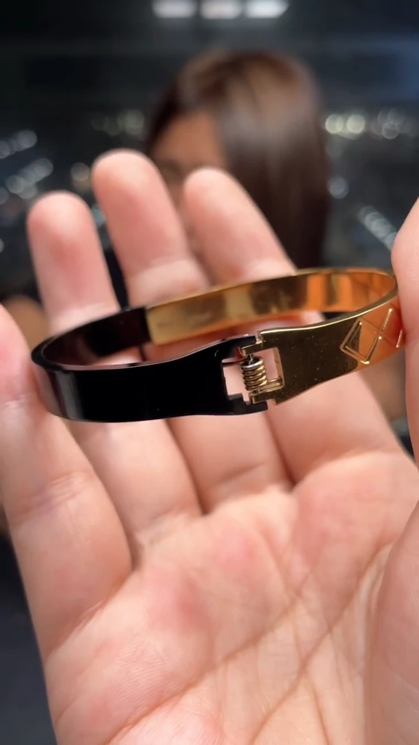 WB-2369XXXXXXNR手镯