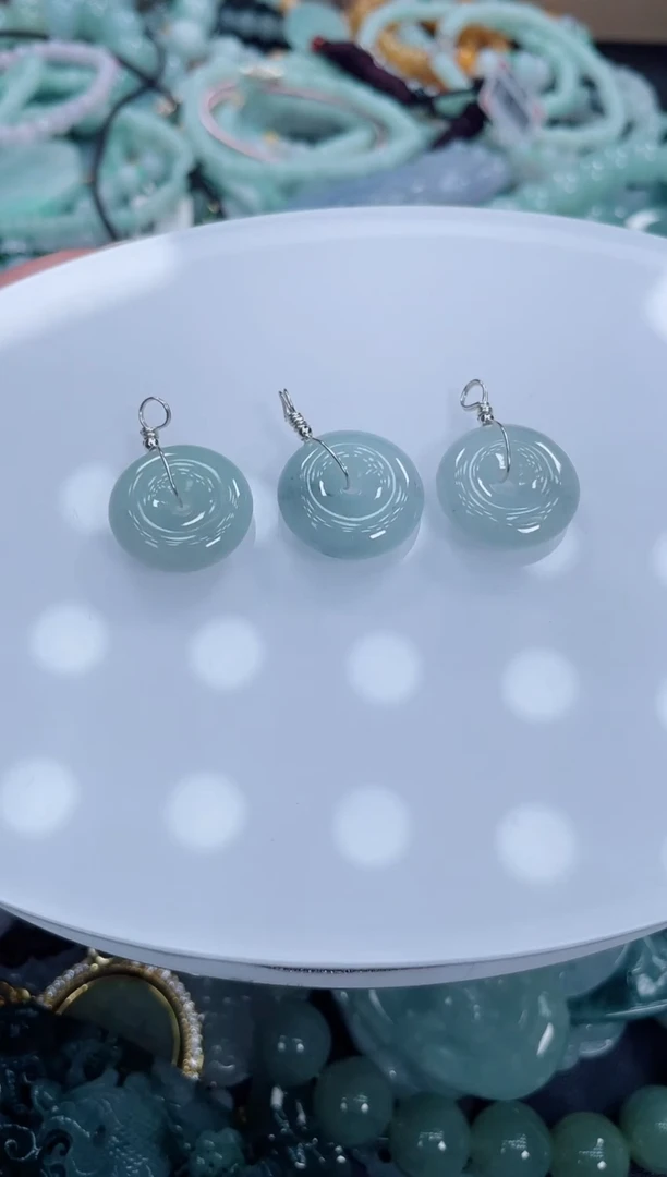 翡翠未镶嵌颈饰252