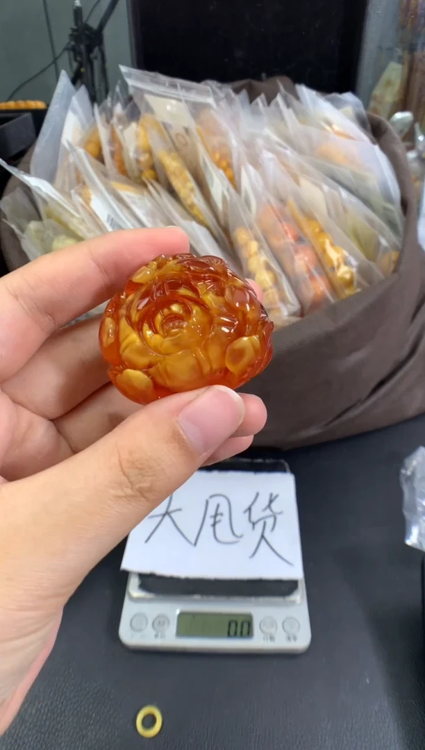 蜜蜡未镶嵌珠宝奇石1