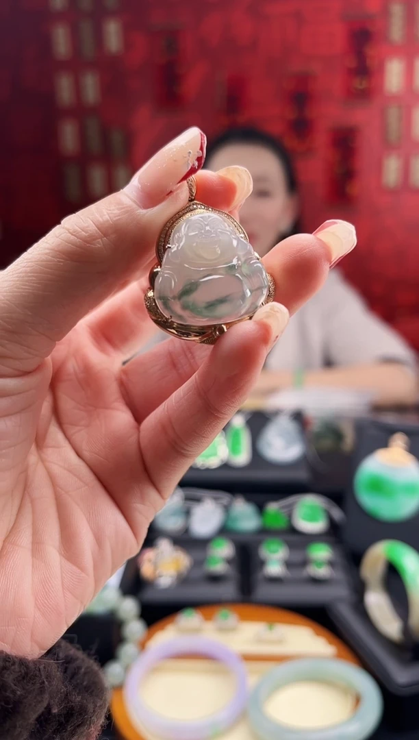 【闪购商品】翡翠颈饰18K金镶嵌吊坠