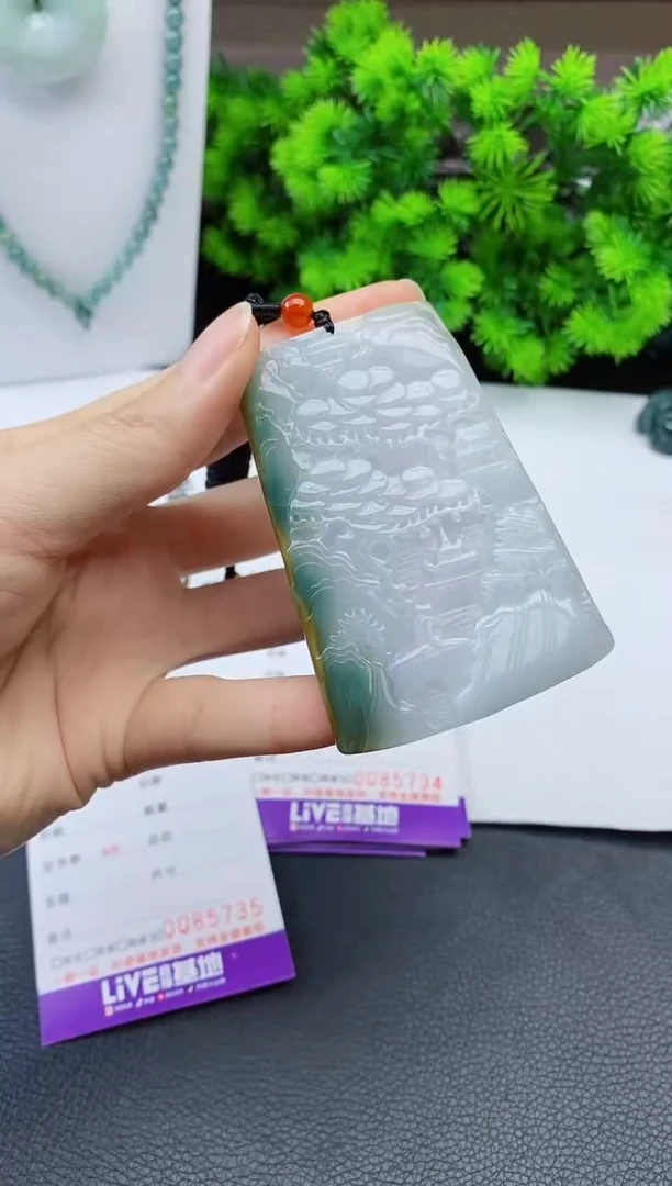 颈饰未镶嵌翡翠