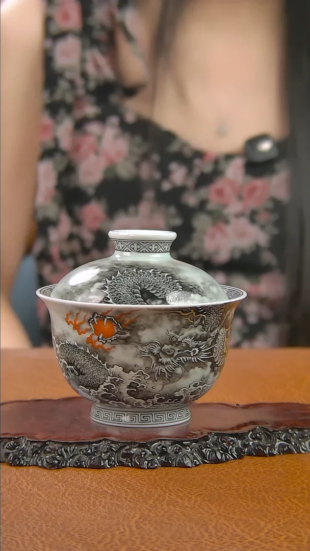 景德镇手工墨彩龙纹盖碗