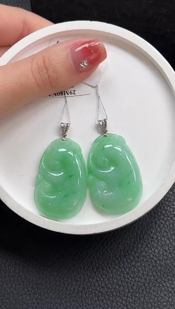【闪购商品】翡翠颈饰18K金镶嵌如意多样性发1件