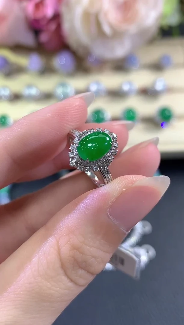 18K金镶嵌戒指翡翠b181