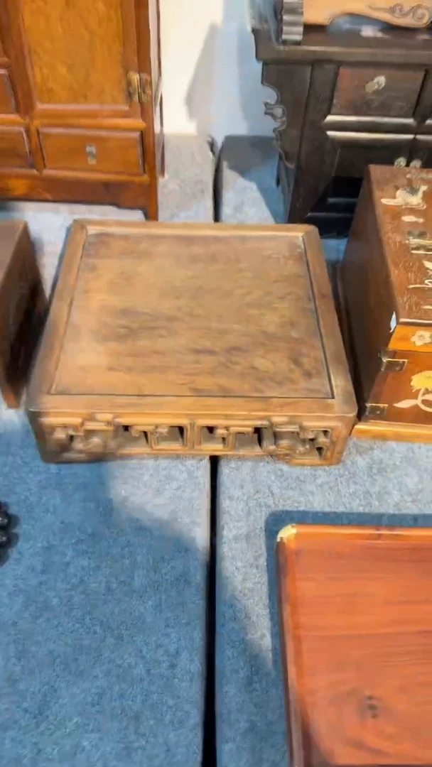 木福利               方底座