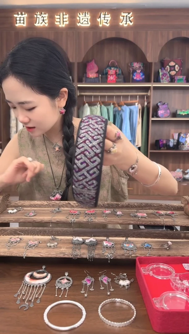 织绣扶光苗绣传承L15