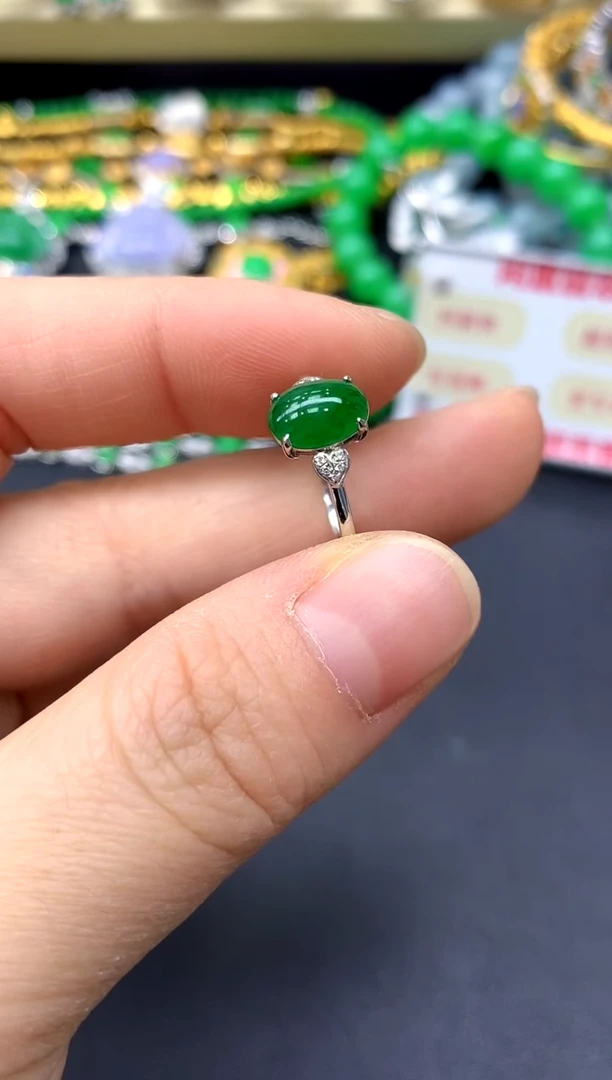 18K金镶嵌戒指翡翠24-中国好珍宝