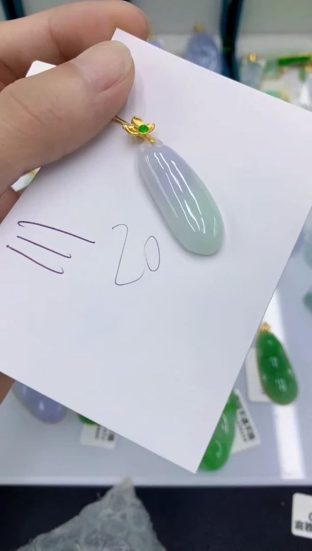 翡翠未镶嵌颈饰翡翠