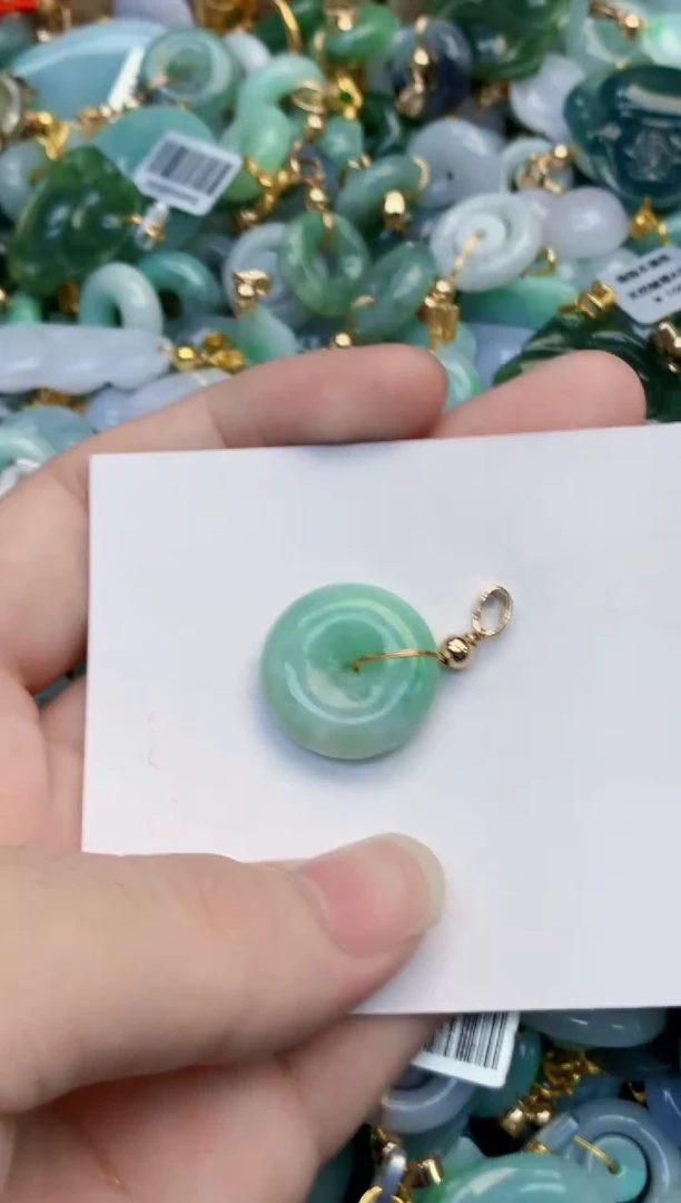 翡翠未镶嵌吊坠(不含链)1