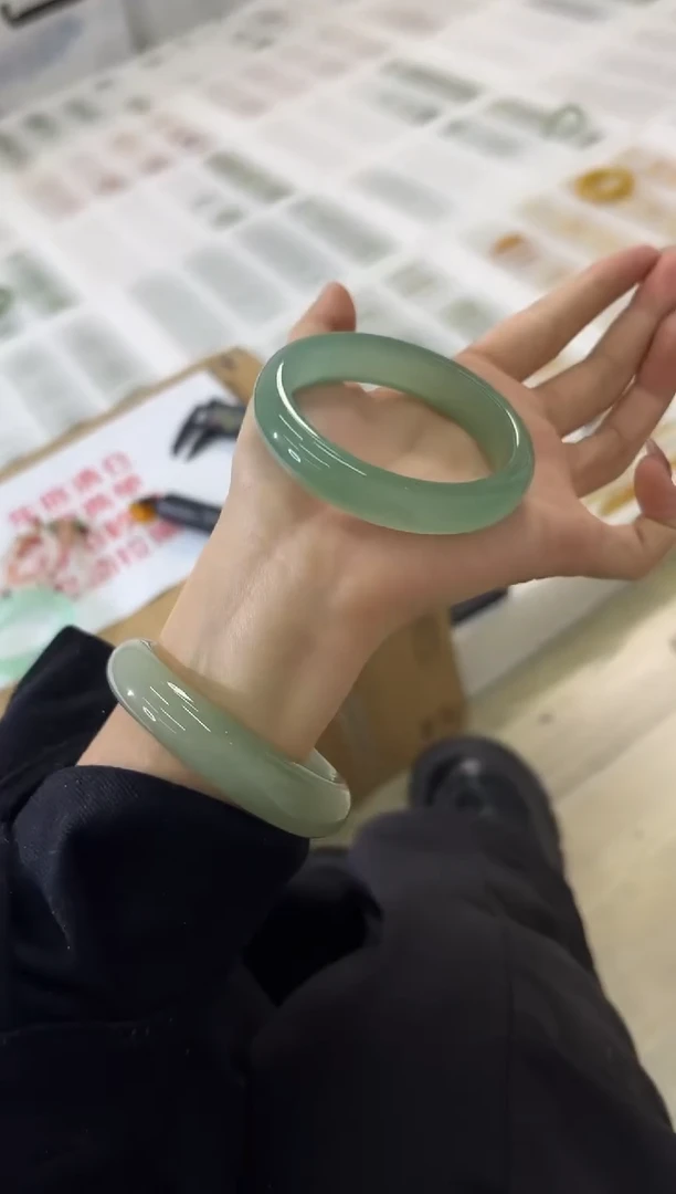 未镶嵌手镯石英质玉36-54D