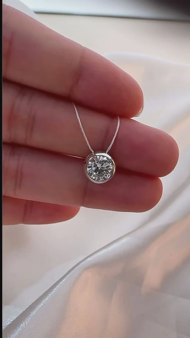 铂Pt950镶嵌实验室培育钻石泡泡吊坠