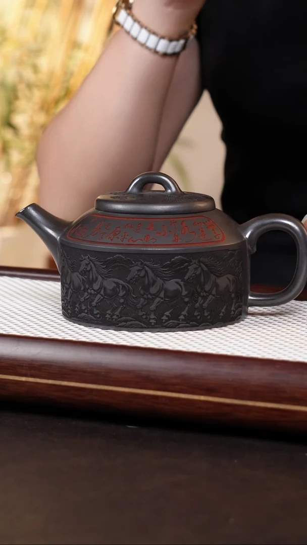 茶壶紫砂八骏图金钟