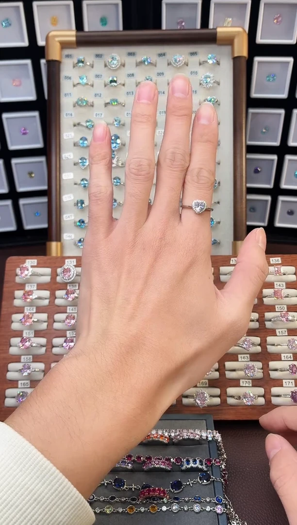 银S925镶嵌戒指绿柱石（摩根石）1888