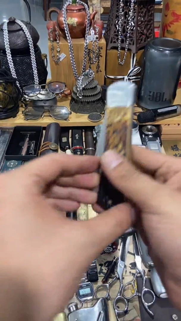 瓷片闪购商品  如图所示