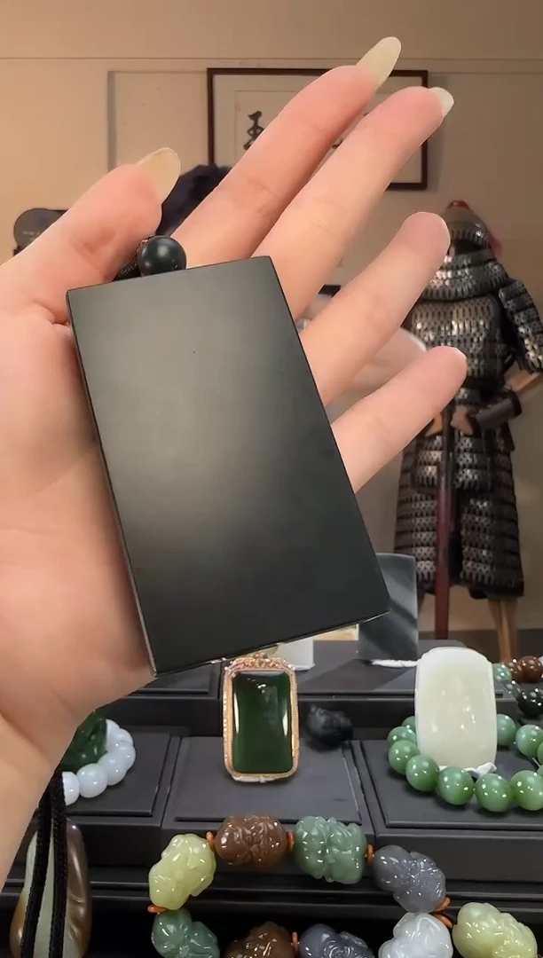 颈饰未镶嵌和田玉青玉无事牌