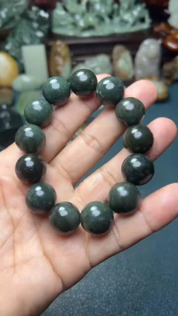 未镶嵌和田玉把件-