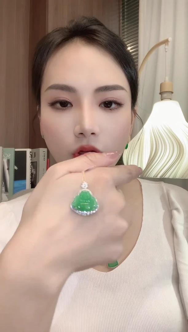翡翠18K金镶嵌吊坠(不含链)A18