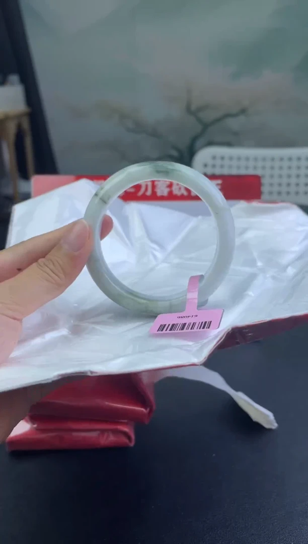 翡翠手镯未镶嵌3翡翠手镯（微瑕）