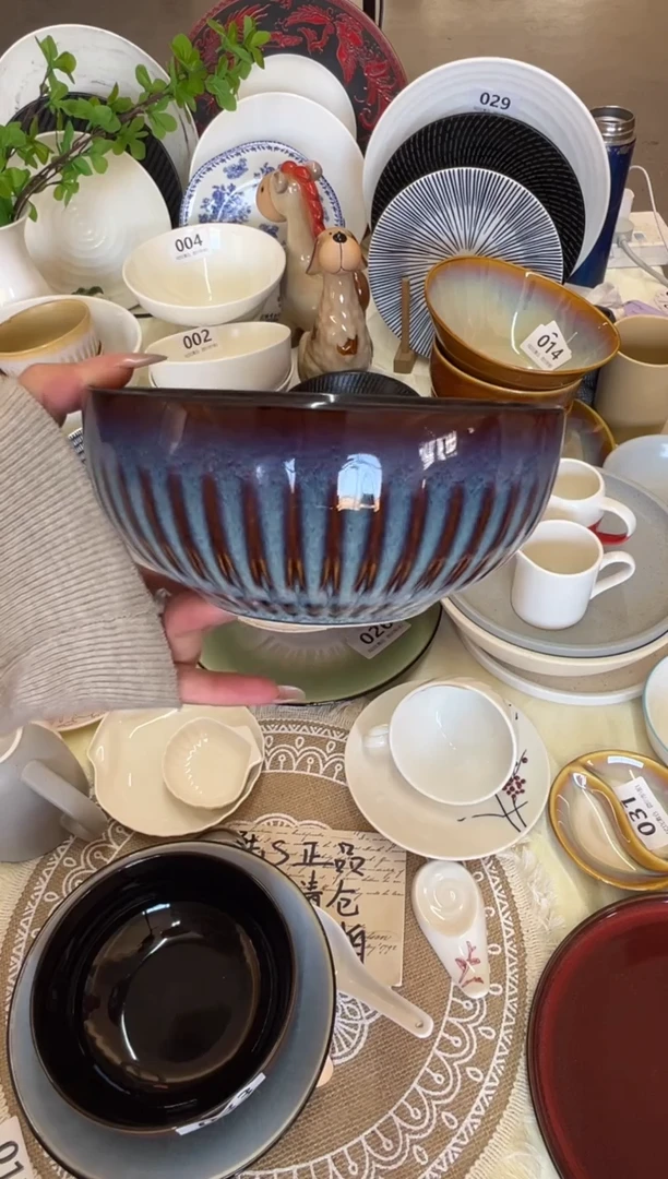 新骨瓷033+74 瑕疵 麟彩红+蓝 5,75寸雏菊折纸纹   2只装