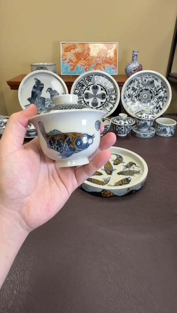 二号釉九鲤图盖碗