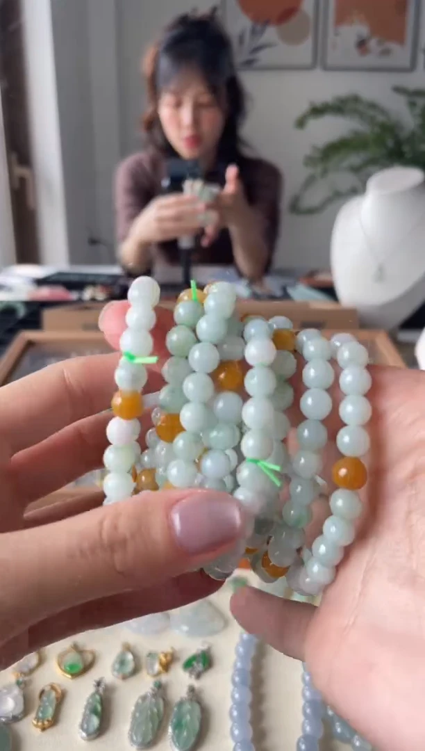【闪购商品】翡翠手链未镶嵌手串 多样性随机发一