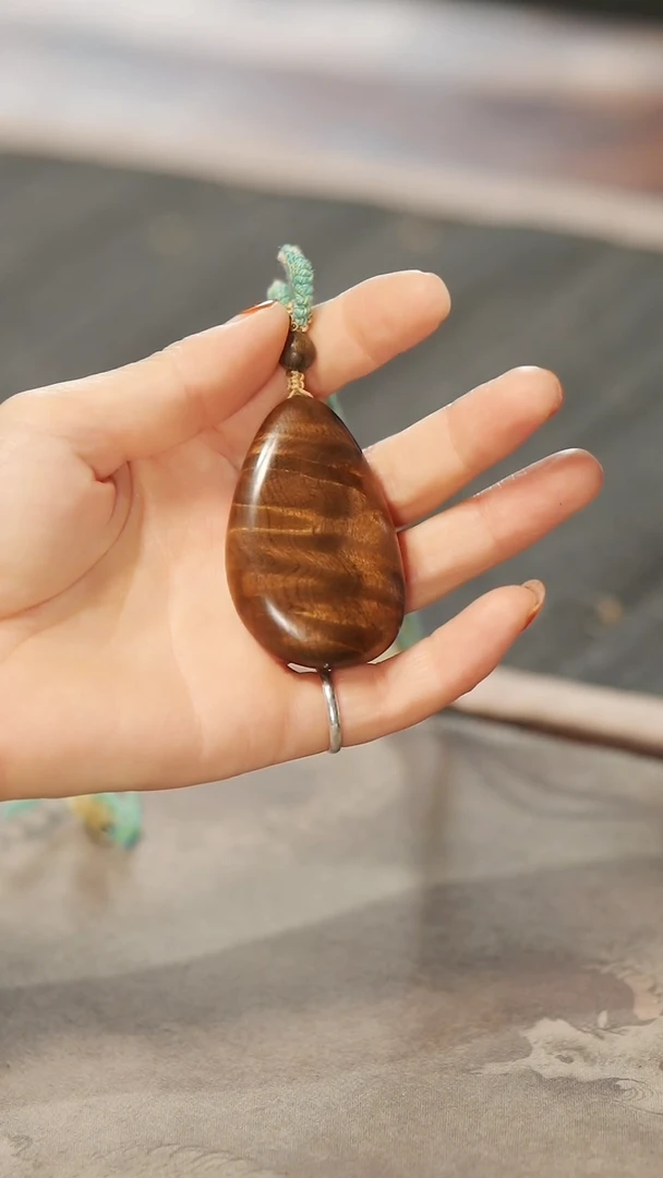 【闪购商品】金丝楠木雕932水滴吊坠