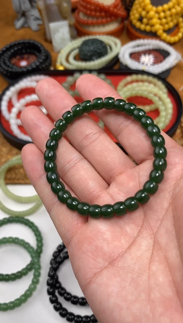 颈饰未镶嵌和田玉手串