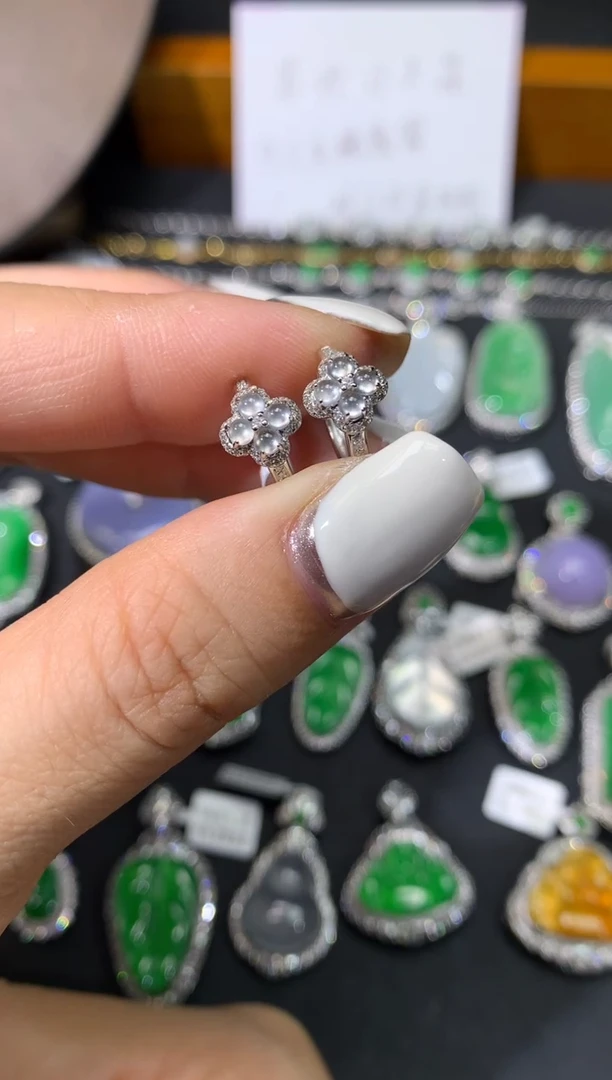 翡翠18K金镶嵌吊坠(不含链)耳包