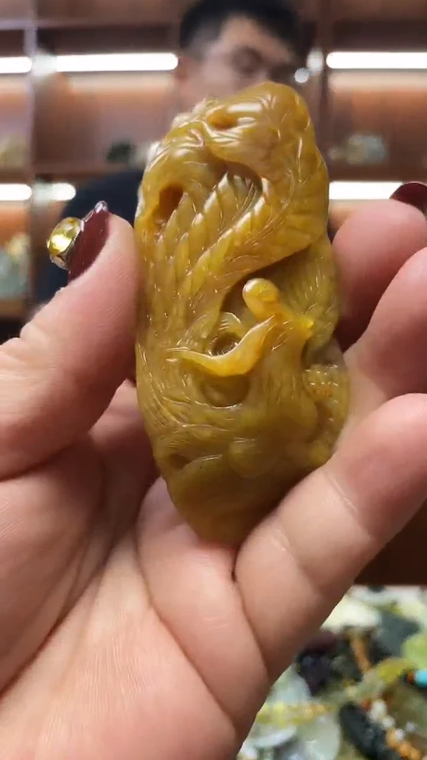 未镶嵌蛇纹石玉吊坠