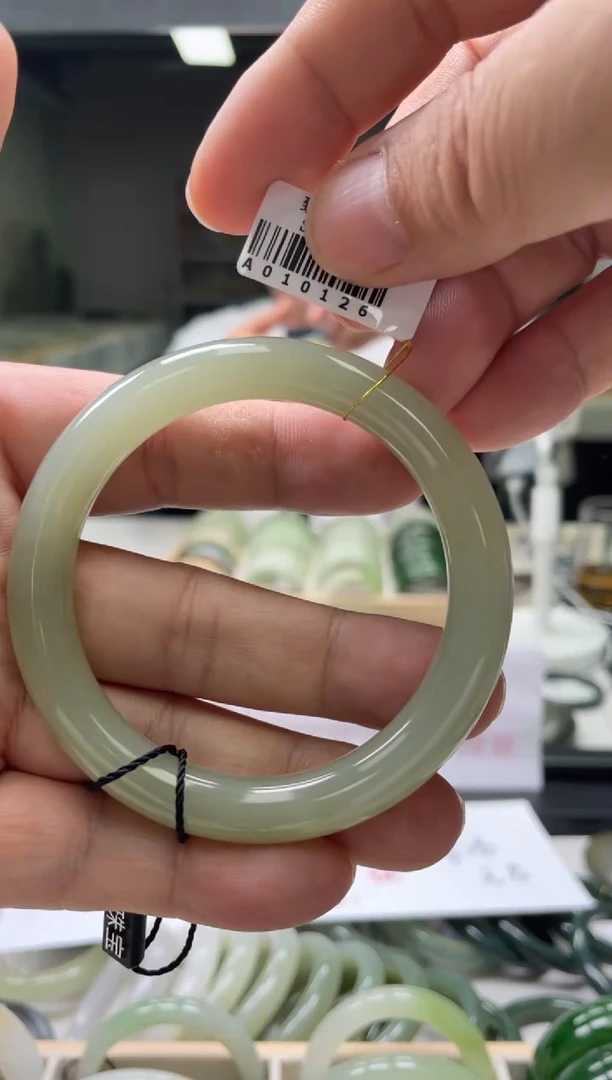 【闪购商品】和田玉手镯未镶嵌编码0126 圈口57-59