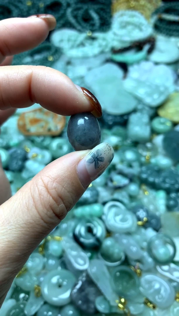 颈饰未镶嵌翡翠1