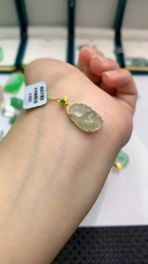 【闪购商品】翡翠颈饰18K金镶嵌            8