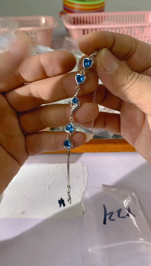 【闪购商品】水晶颈饰银S925镶嵌X221红宝，蓝宝，多样性发一件赠链