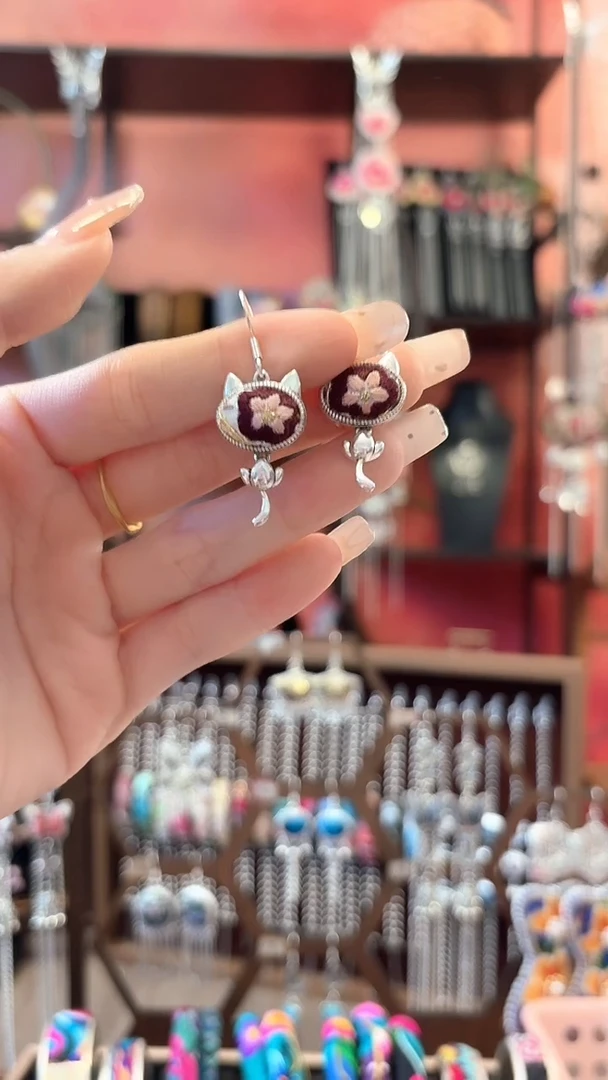 织绣云织谣民族风精美饰品  386