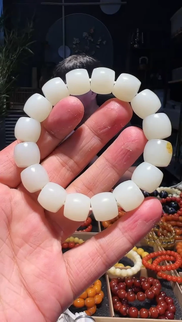 手串未镶嵌和田玉14+单圈