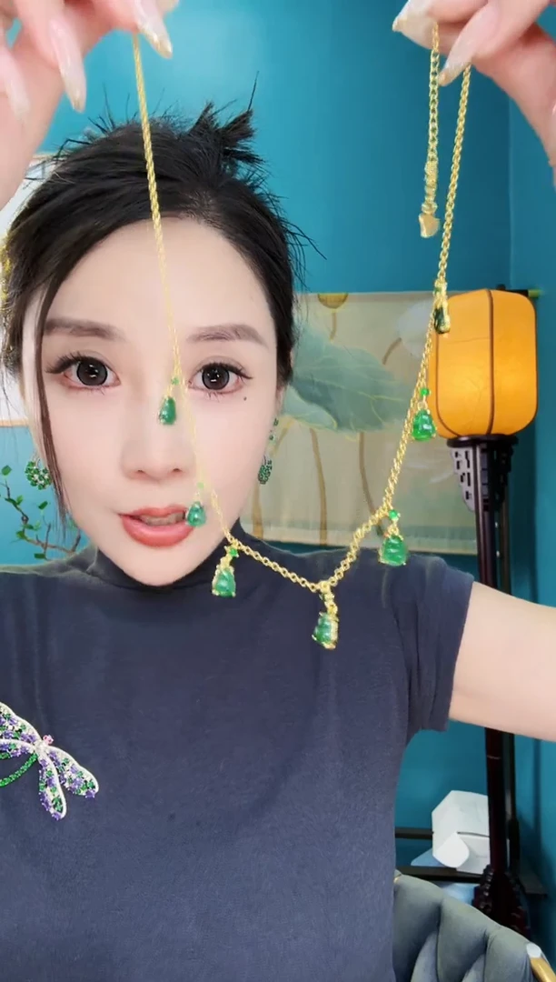 翡翠未镶嵌颈饰项链