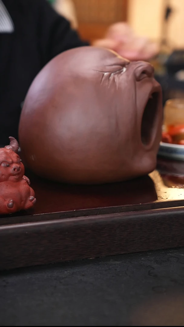 大号打哈欠雕塑茶宠